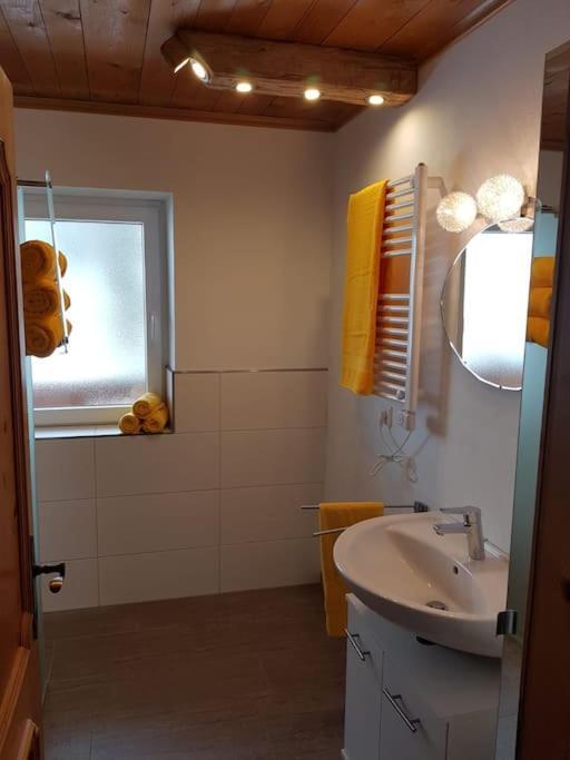 Gemuetliche Wohnung Mit Blick Auf Den Zahmen Kaiser Niederndorferberg Kültér fotó
